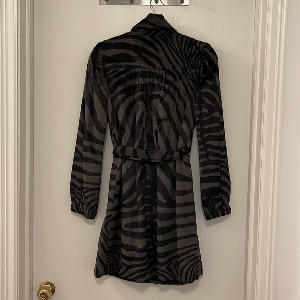 Coat - Picture 4 of 8